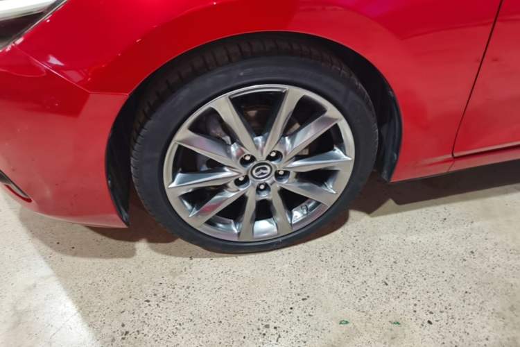 Used Mazda 3 Axela 2017 Hatchback 2.0L Automatic Sport Model China V Emission Standard Left Front Wheel Hub