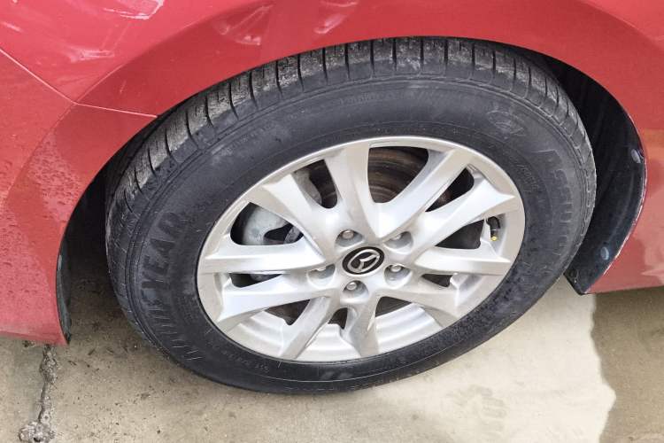 Used Mazda 3 Axela 2017 Sedan 1.5L Automatic Luxury Model Emission Standard China V Left Front Wheel Hub