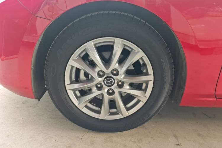 Used Mazda 3 Axela 2017 Hatchback 1.5L Automatic Luxury Model Emission Standard China V Left Front Wheel Hub