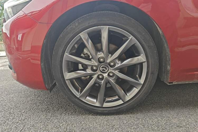 Used Mazda 3 Axela 2017 Hatchback 2.0L Automatic Sport Model China V Emission Standard Left Front Wheel Hub