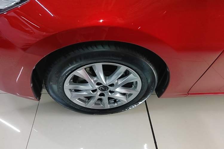 Used Mazda 3 Axela 2017 Sedan 1.5L Manual Comfort Model Emission Standard China V Left Front Wheel Hub