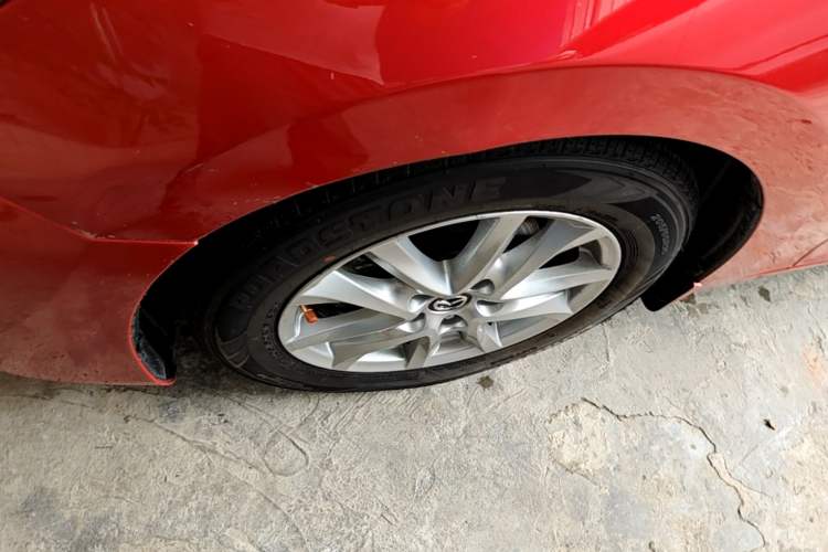 Used Mazda 3 Axela 2017 Sedan 1.5L Automatic Luxury Model Emission Standard China V Left Front Wheel Hub