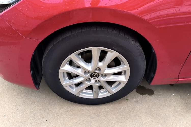 Used Mazda 3 Axela 2017 Sedan 1.5L Automatic Luxury Model Emission Standard China V Left Front Wheel Hub