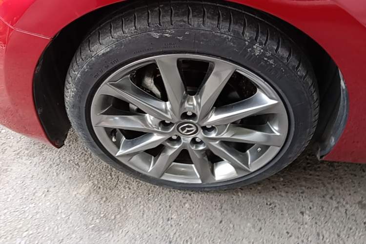 Used Mazda 3 Axela 2017 Hatchback 2.0L Automatic Sport Model China V Emission Standard Left Front Wheel Hub