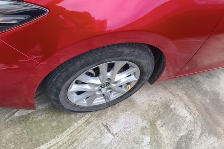 Used Mazda 3 Axela 2017 Sedan 1.5L Automatic Luxury Model Emission Standard China V Left Front Wheel Hub