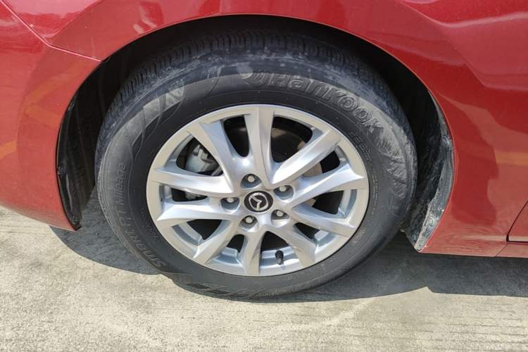 Used Mazda 3 Axela 2017 Sedan 1.5L Automatic Luxury Model Emission Standard China V Left Front Wheel Hub