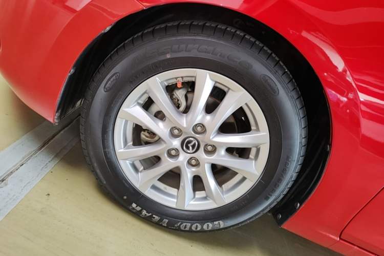 Used Mazda 3 Axela 2017 Sedan 1.5L Automatic Luxury Model Emission Standard China V Left Front Wheel Hub
