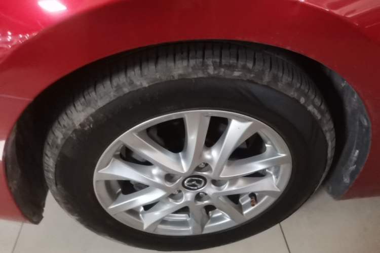 Used Mazda 3 Axela 2017 Sedan 1.5L Automatic Luxury Model Emission Standard China V Left Front Wheel Hub