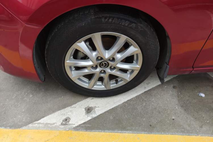 Used Mazda 3 Axela 2017 Sedan 1.5L Automatic Luxury Model Emission Standard China V Left Front Wheel Hub