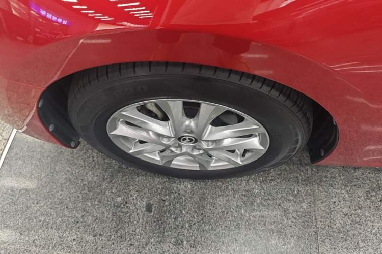 Used Mazda 3 Axela 2017 Sedan 1.5L Automatic Luxury Model Emission Standard China V Left Front Wheel Hub