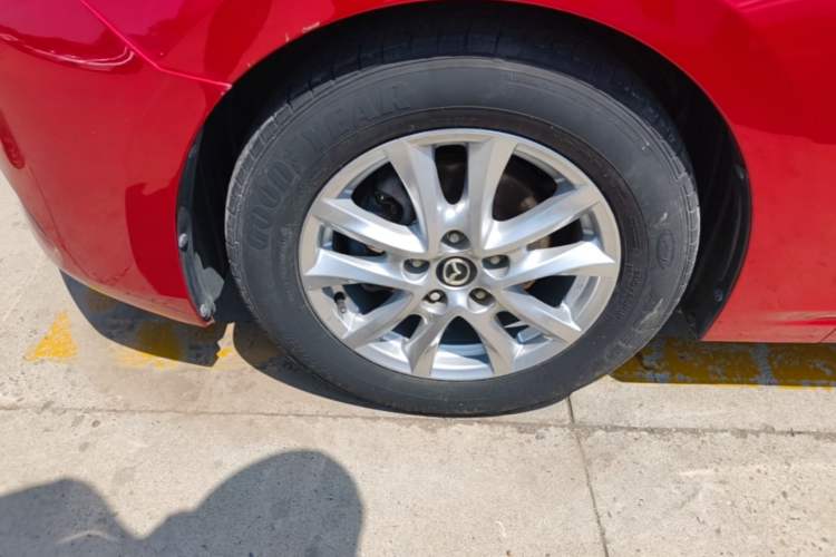 Used Mazda 3 Axela 2017 Sedan 1.5L Manual Comfort Model Emission Standard China V Left Front Wheel Hub