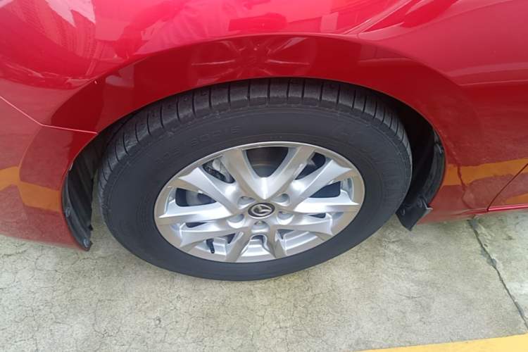 Used Mazda 3 Axela 2017 Sedan 1.5L Automatic Luxury Model Emission Standard China V Left Front Wheel Hub