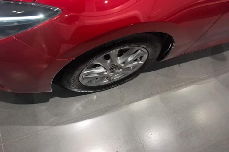 Used Mazda 3 Axela 2017 Sedan 1.5L Automatic Luxury Model Emission Standard China V Left Front Wheel Hub