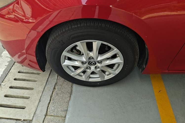Used Mazda 3 Axela 2017 Sedan 1.5L Automatic Luxury Model Emission Standard China V Left Front Wheel Hub
