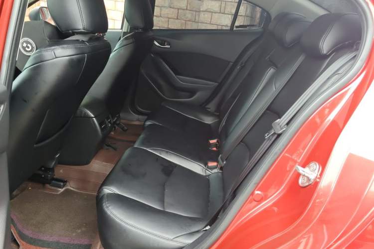 Used Mazda 3 Axela 2017 Sedan 1.5L Automatic Luxury Model Emission Standard China V Left Rear Seat