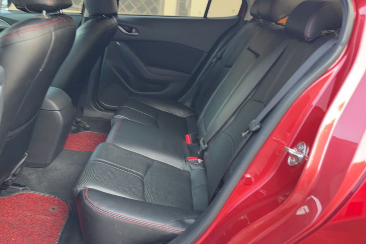 Used Mazda 3 Axela 2017 Sedan 1.5L Automatic Comfort Model Emission Standard China V Left Rear Seat