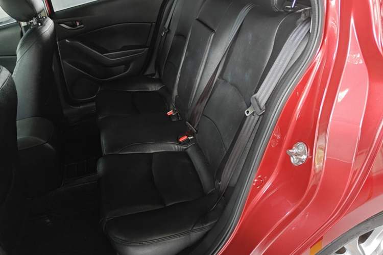 Used Mazda 3 Axela 2017 Sedan 1.5L Automatic Comfort Model Emission Standard China V Left Rear Seat