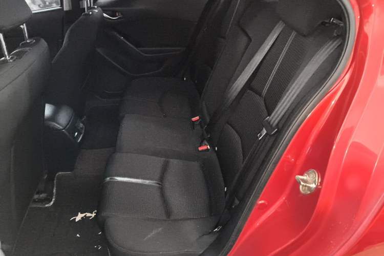 Used Mazda 3 Axela 2017 Sedan 1.5L Automatic Luxury Model Emission Standard China V Left Rear Seat