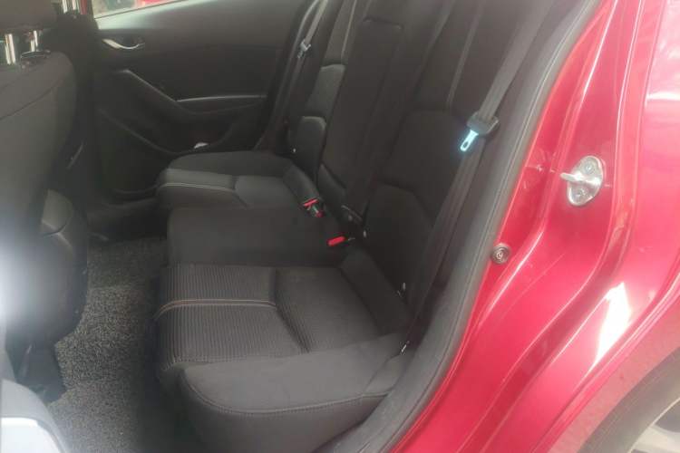 Used Mazda 3 Axela 2017 Sedan 1.5L Manual Luxury Model Emission Standard China V Left Rear Seat