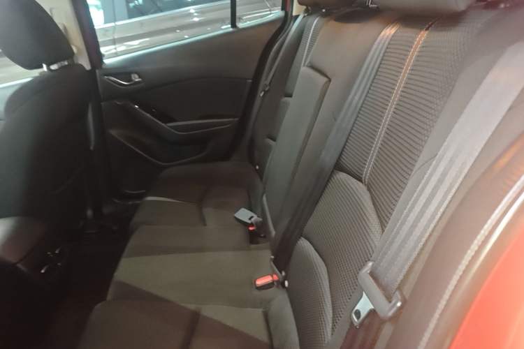 Used Mazda 3 Axela 2017 Sedan 1.5L Automatic Luxury Model China VI Standard Left Rear Seat