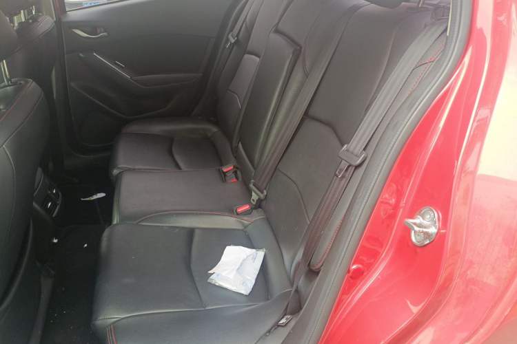Used Mazda 3 Axela 2017 Sedan 1.5L Automatic Luxury Model Emission Standard China V Left Rear Seat
