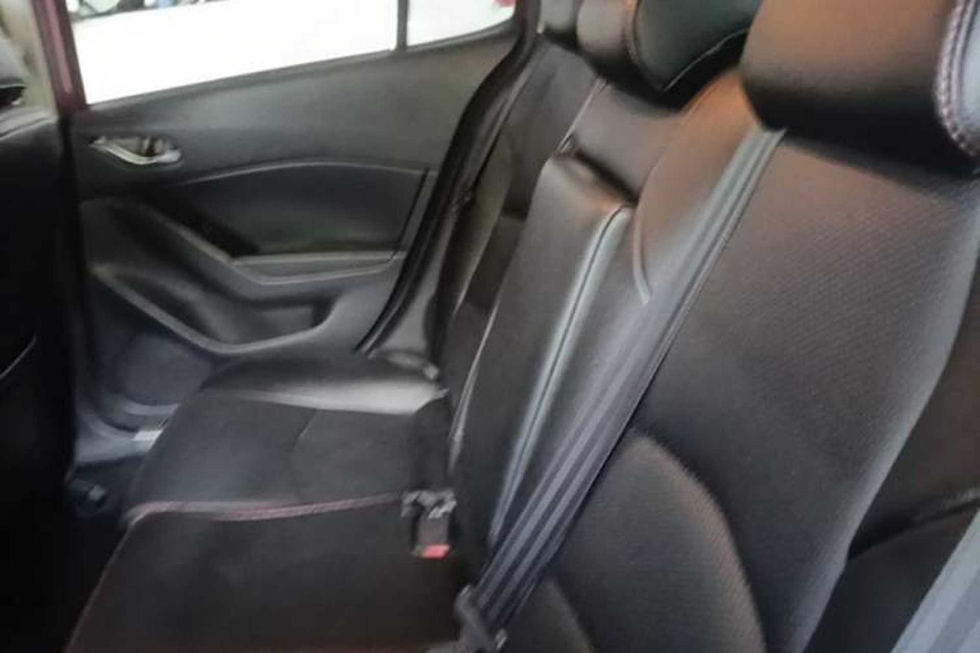 Used Mazda 3 Axela 2017 Sedan 1.5L Automatic Luxury Model Emission Standard China V Left Rear Seat