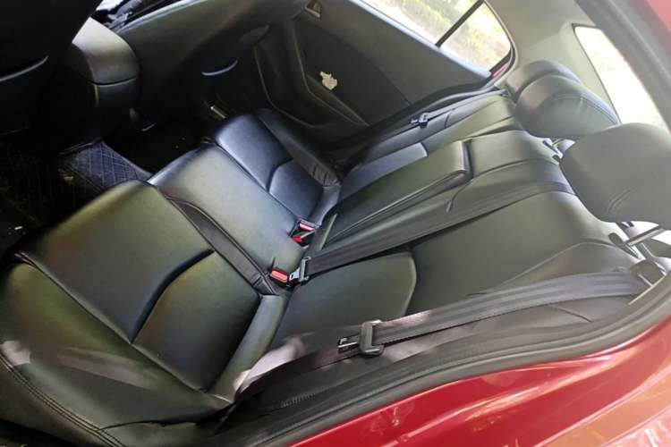 Used Mazda 3 Axela 2017 Sedan 1.5L Automatic Comfort Model Emission Standard China V Left Rear Seat