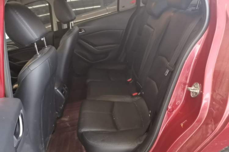 Used Mazda 3 Axela 2017 Sedan 2.0L Automatic Flagship Model China V Standard Left Rear Seat