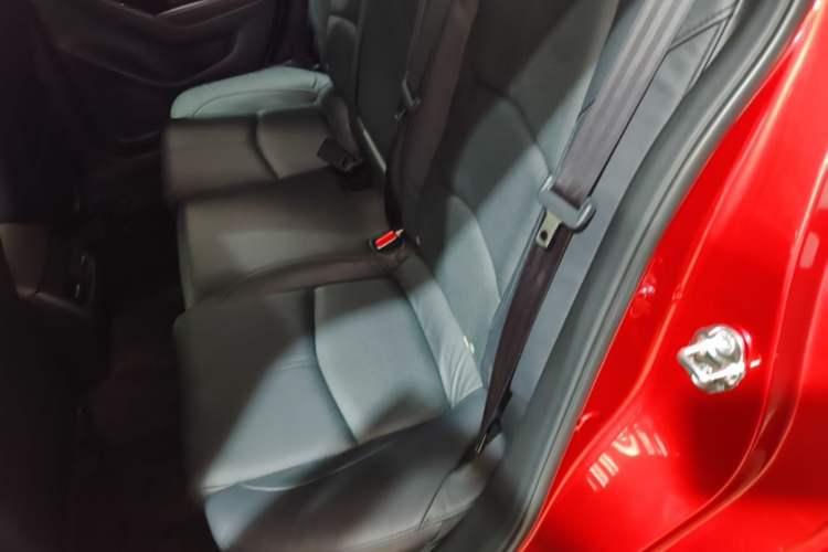 Used Mazda 3 Axela 2017 Hatchback 2.0L Automatic Sport Model China V Emission Standard Left Rear Seat