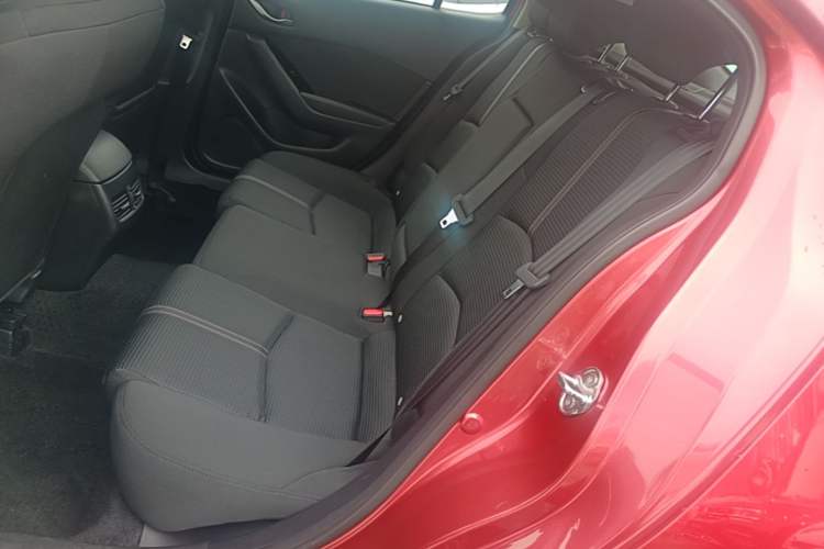 Used Mazda 3 Axela 2017 Hatchback 1.5L Automatic Luxury Model Emission Standard China V Left Rear Seat