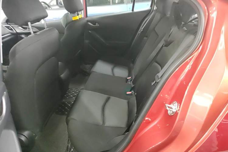 Used Mazda 3 Axela 2017 Sedan 1.5L Automatic Comfort Model Emission Standard China V Left Rear Seat