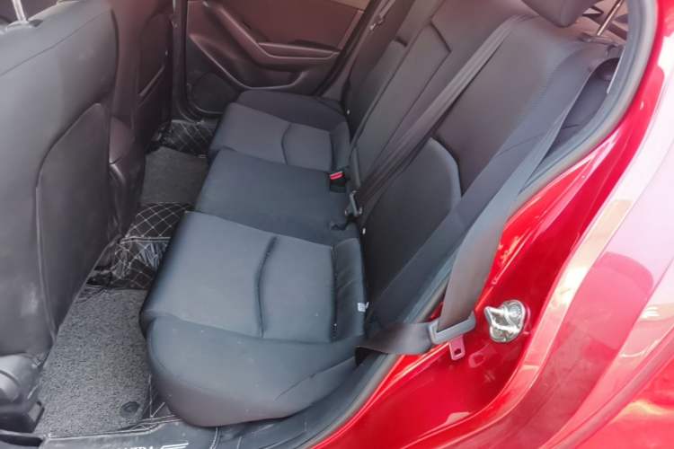 Used Mazda 3 Axela 2017 Sedan 1.5L Automatic Comfort Model Emission Standard China V Left Rear Seat