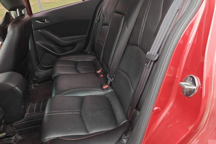 Used Mazda 3 Axela 2017 Sedan 1.5L Automatic Comfort Model Emission Standard China V Left Rear Seat