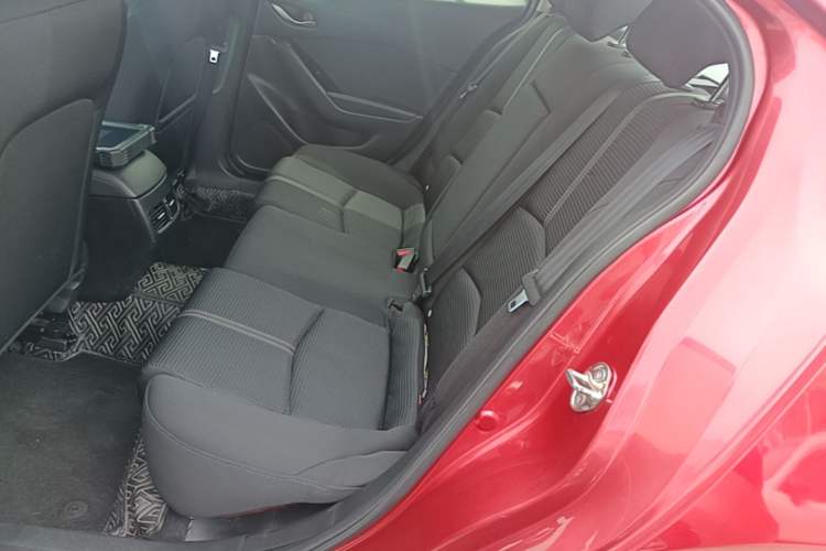 Used Mazda 3 Axela 2017 Sedan 1.5L Automatic Luxury Model Emission Standard China V Left Rear Seat