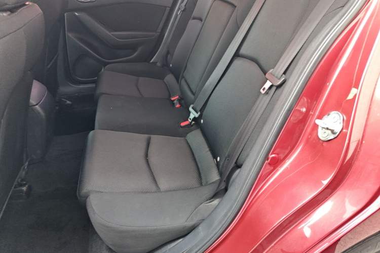 Used Mazda 3 Axela 2017 Sedan 1.5L Automatic Comfort Model Emission Standard China V Left Rear Seat