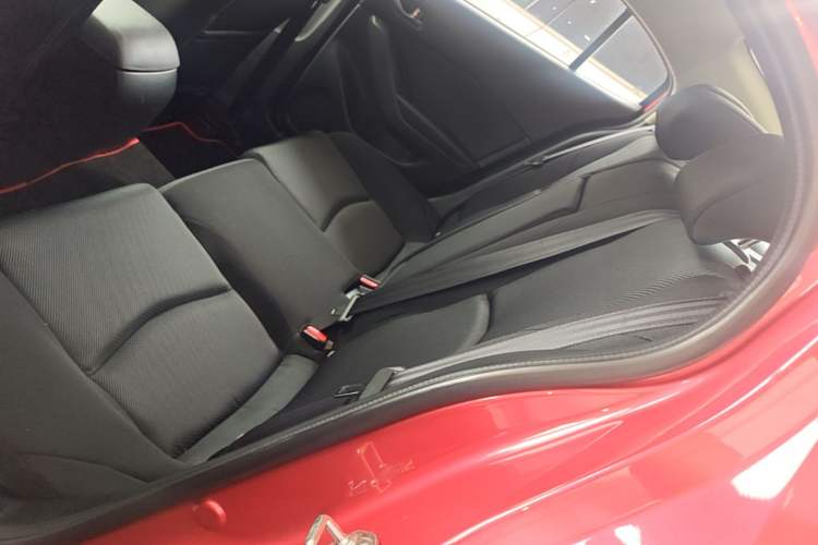 Used Mazda 3 Axela 2017 Sedan 1.5L Automatic Comfort Model Emission Standard China V Left Rear Seat