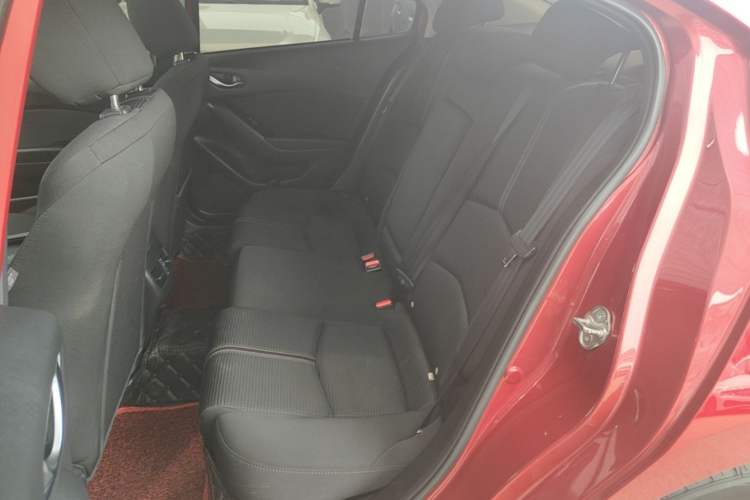 Used Mazda 3 Axela 2017 Sedan 1.5L Automatic Luxury Model Emission Standard China V Left Rear Seat