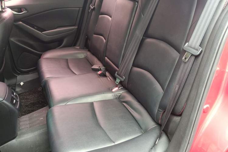 Used Mazda 3 Axela 2017 Sedan 1.5L Automatic Luxury Model Emission Standard China V Left Rear Seat