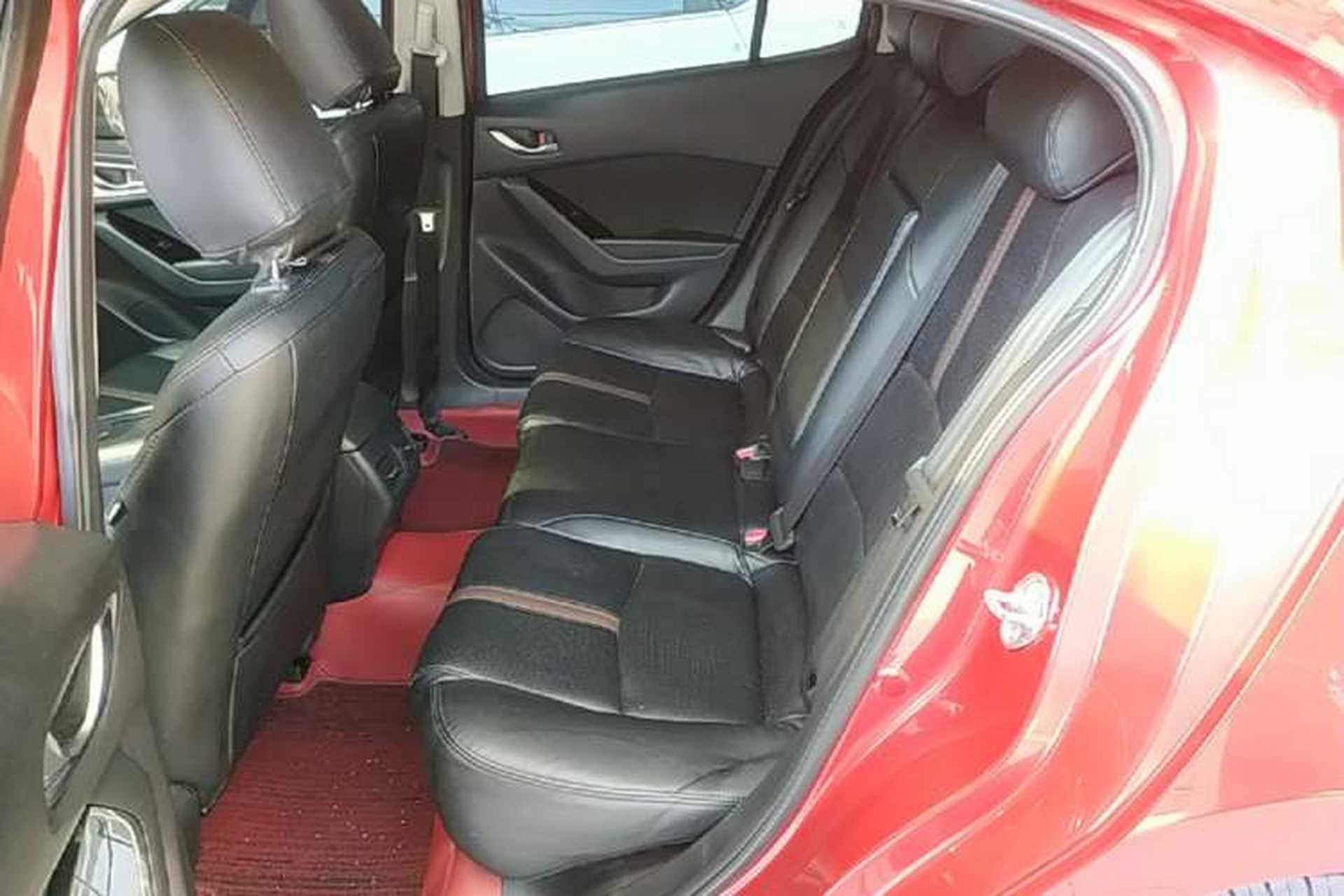 Used Mazda 3 Axela 2017 Sedan 1.5L Automatic Luxury Model Emission Standard China V Left Rear Seat