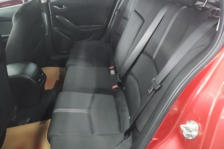 Used Mazda 3 Axela 2017 Sedan 1.5L Automatic Luxury Model Emission Standard China V Left Rear Seat
