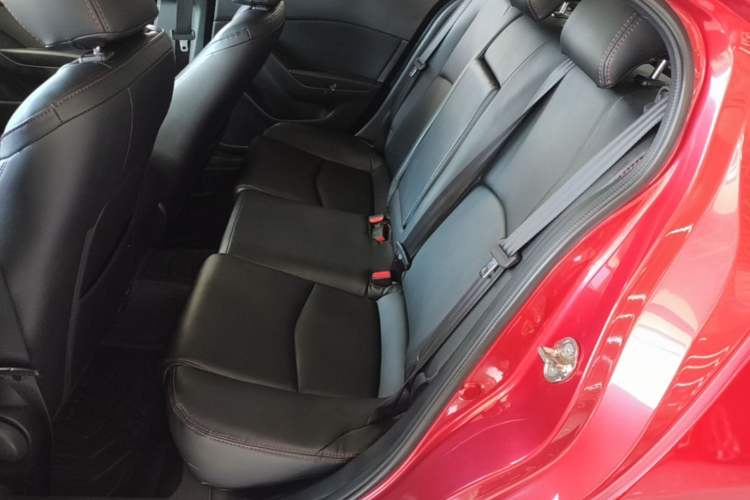 Used Mazda 3 Axela 2017 Sedan 1.5L Automatic Comfort Model Emission Standard China V Left Rear Seat