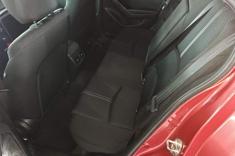 Used Mazda 3 Axela 2017 Sedan 1.5L Automatic Luxury Model Emission Standard China V Left Rear Seat