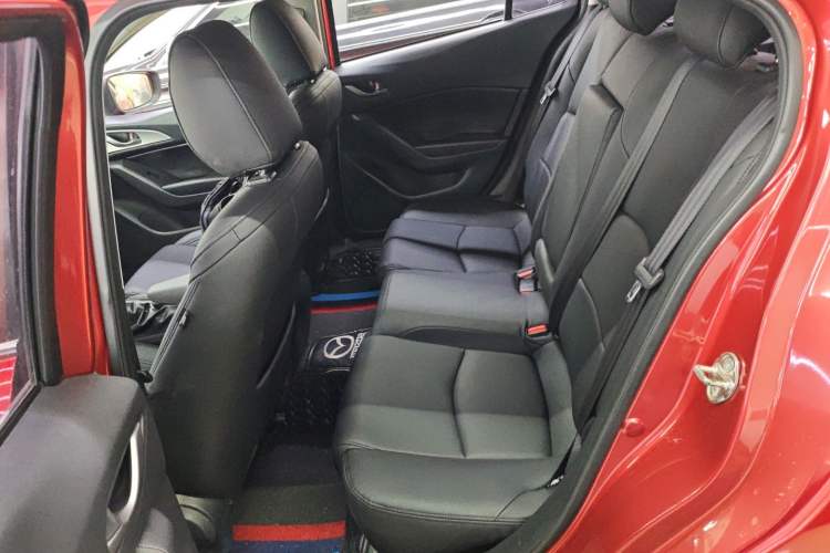Used Mazda 3 Axela 2017 Sedan 1.5L Automatic Comfort Model Emission Standard China V Left Rear Seat