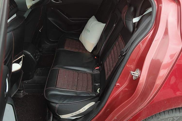 Used Mazda 3 Axela 2017 Sedan 1.5L Automatic Luxury Model China VI Standard Left Rear Seat