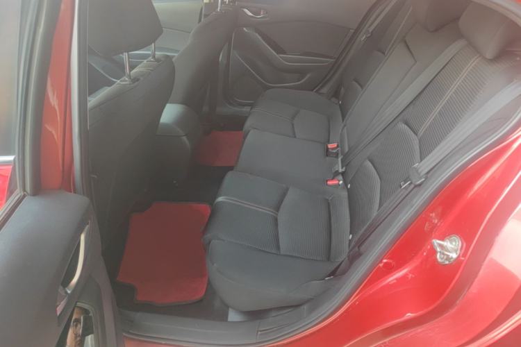 Used Mazda 3 Axela 2017 Sedan 1.5L Manual Luxury Model China VI Standard Left Rear Seat