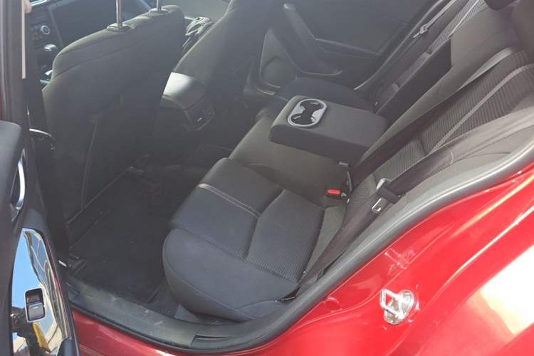 Used Mazda 3 Axela 2017 Sedan 1.5L Automatic Luxury Model Emission Standard China V Left Rear Seat