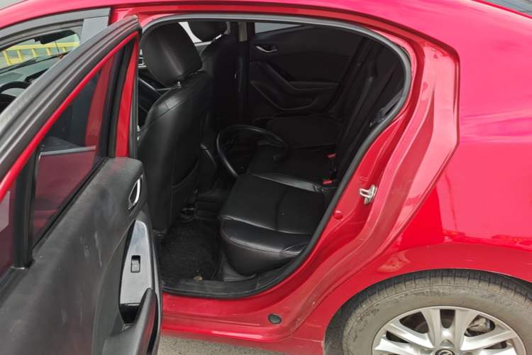 Used Mazda 3 Axela 2017 Sedan 1.5L Automatic Luxury Model Emission Standard China V Left Rear Seat