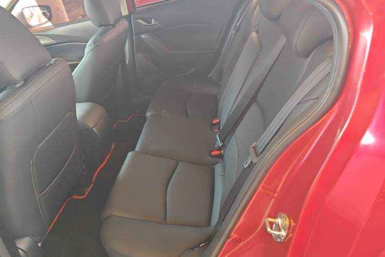 Used Mazda 3 Axela 2017 Sedan 1.5L Automatic Comfort Model Emission Standard China V Left Rear Seat