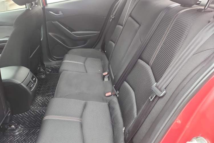 Used Mazda 3 Axela 2017 Sedan 1.5L Automatic Luxury Model China VI Standard Left Rear Seat