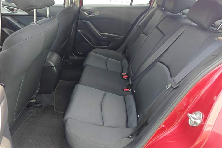 Used Mazda 3 Axela 2017 Sedan 1.5L Automatic Comfort Model Emission Standard China V Left Rear Seat